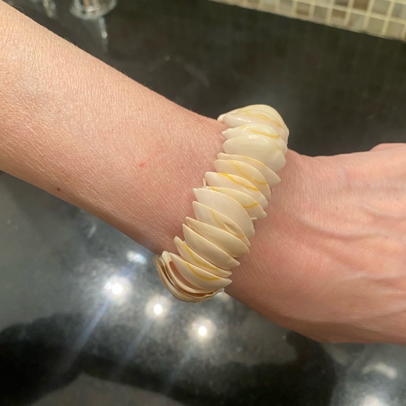Shell bracelet - Picture 3 of 3